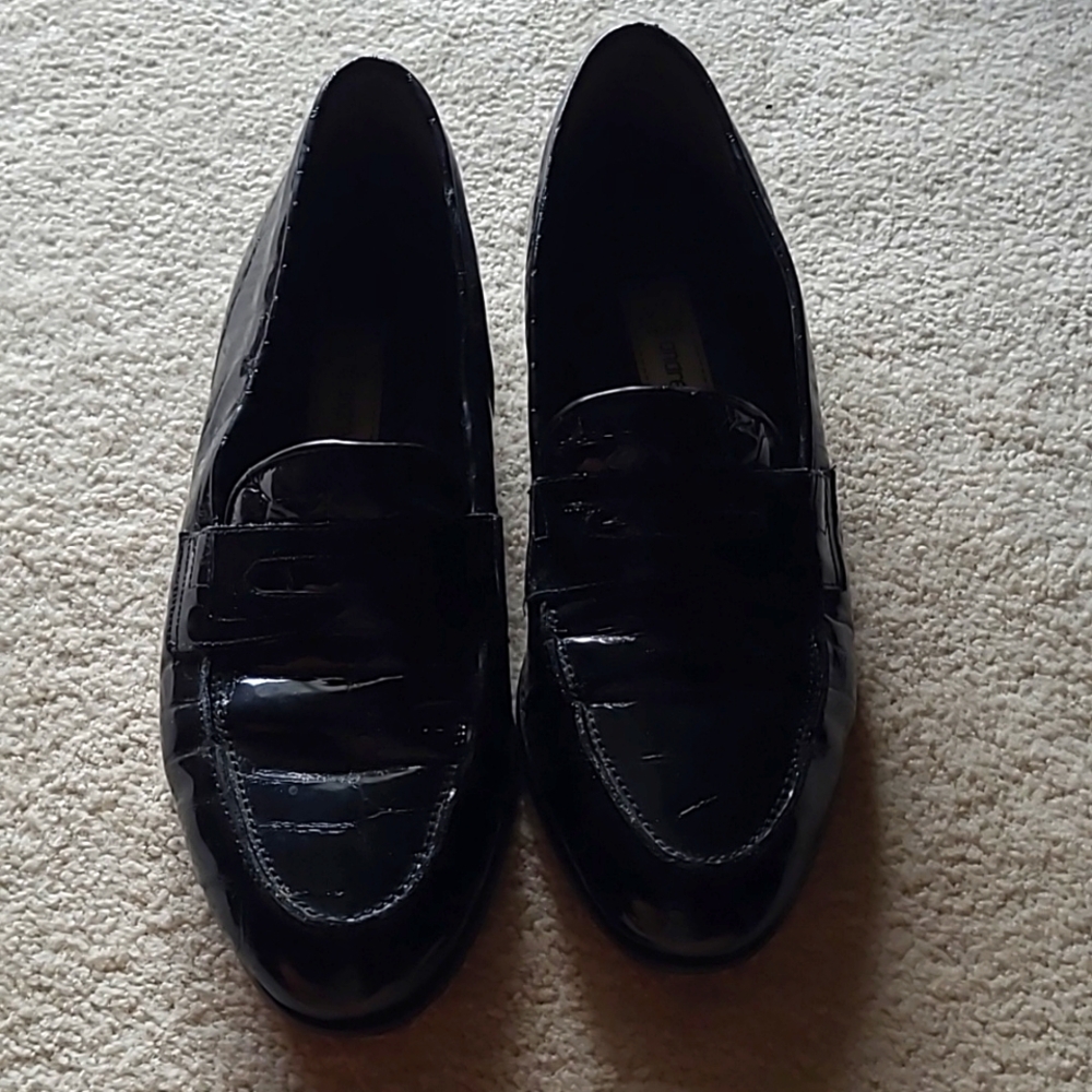 Andre Assous Black Patent Leather Loafer Size 9